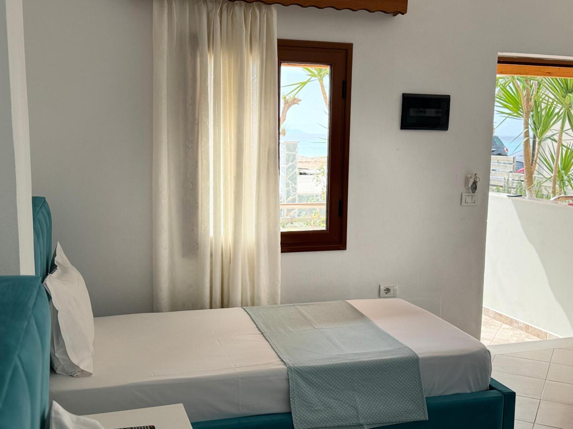 הימארה Ionian View B&B חדר תמונה